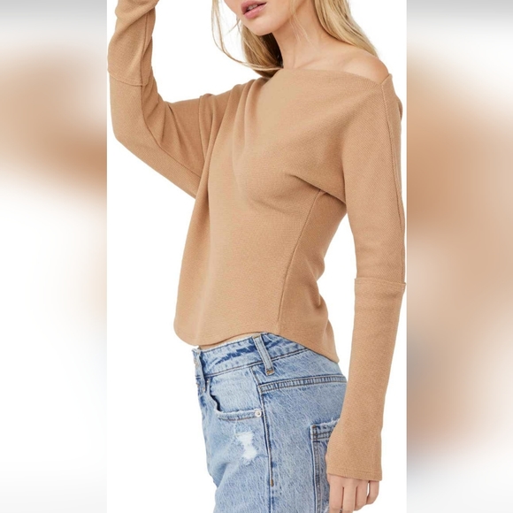 Off The Shoulder Top - Picture 3 of 7